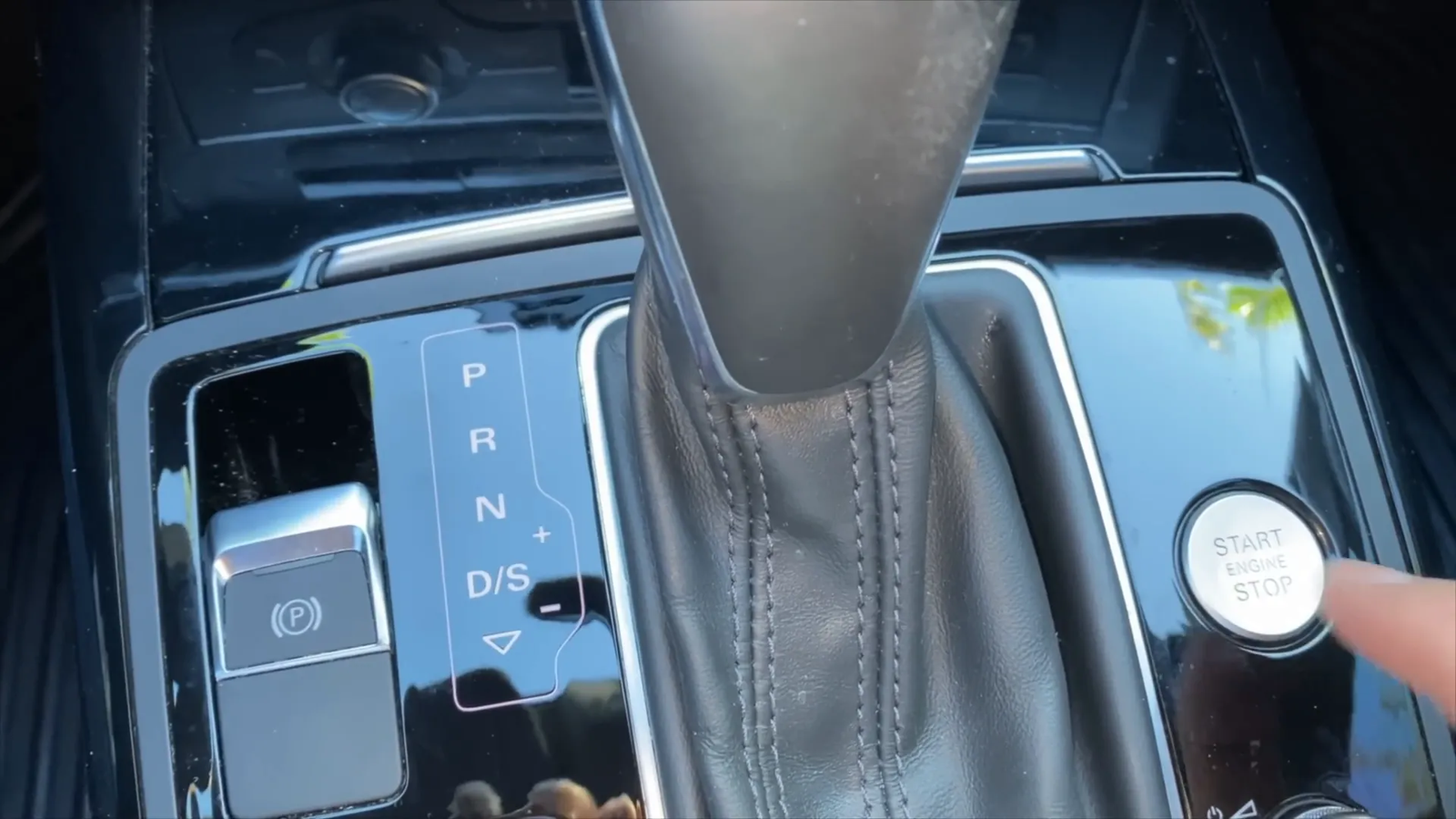 Encendido del auto con botón y llave
